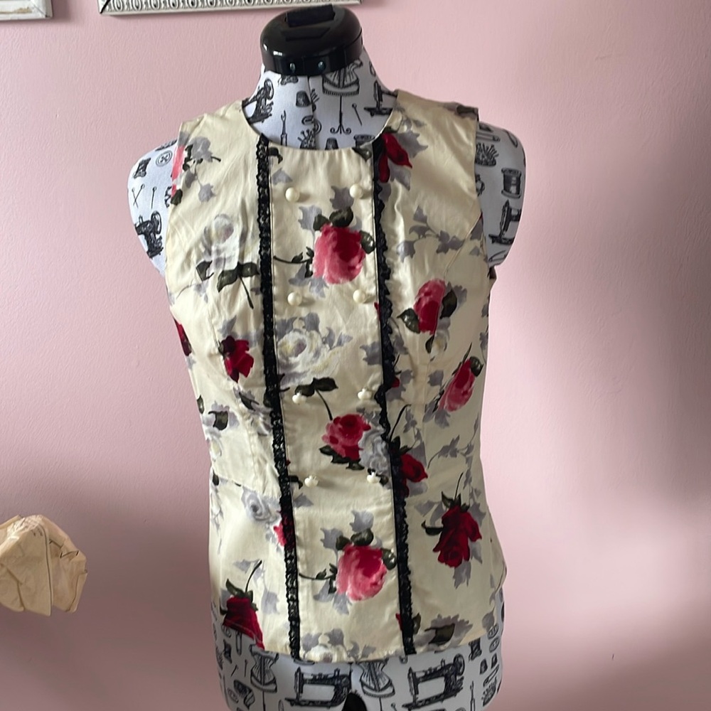 Hell Bunny roses and lace top